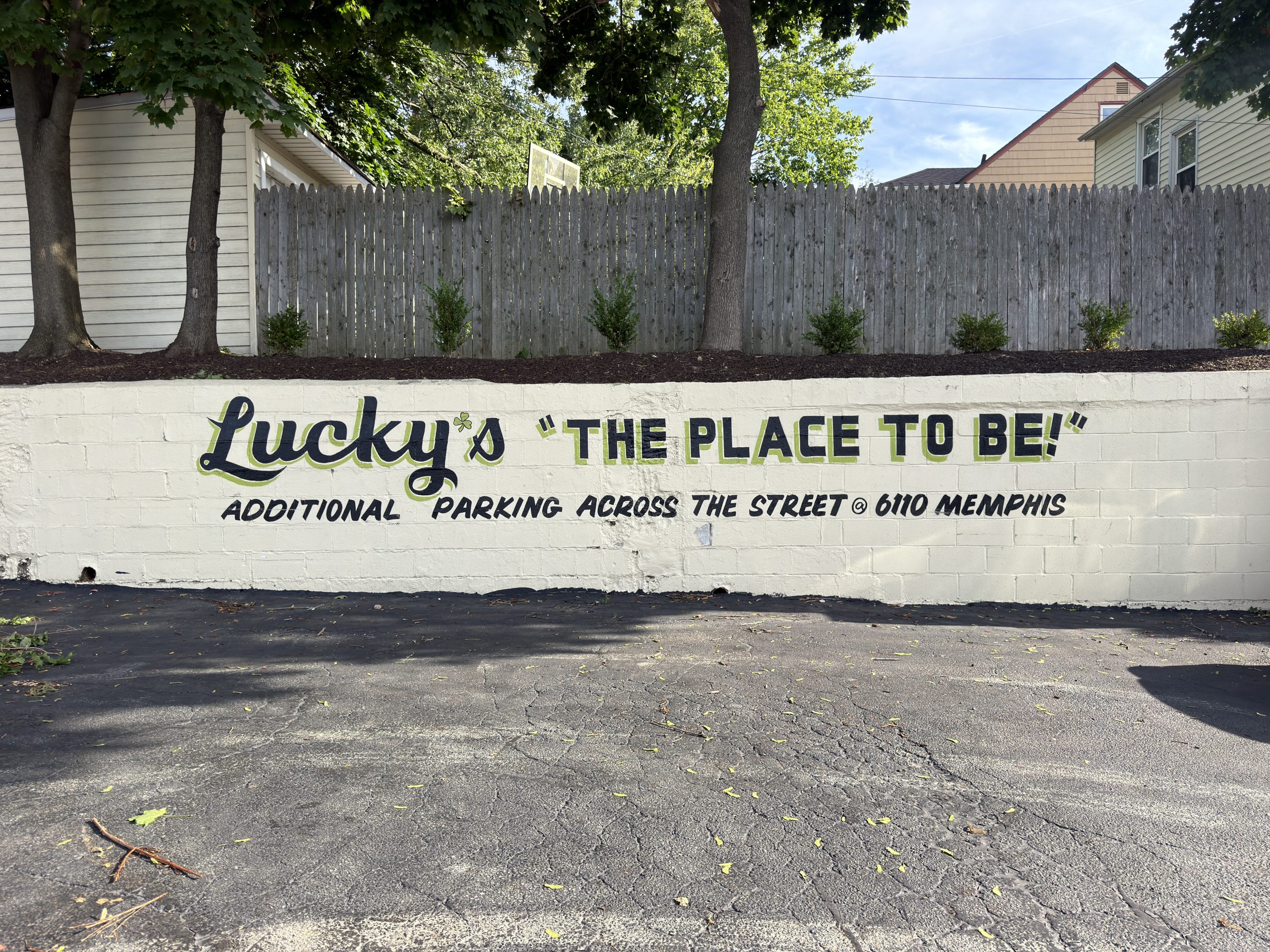 Lucky’s additional parking sign at 6110 Memphis Avenue