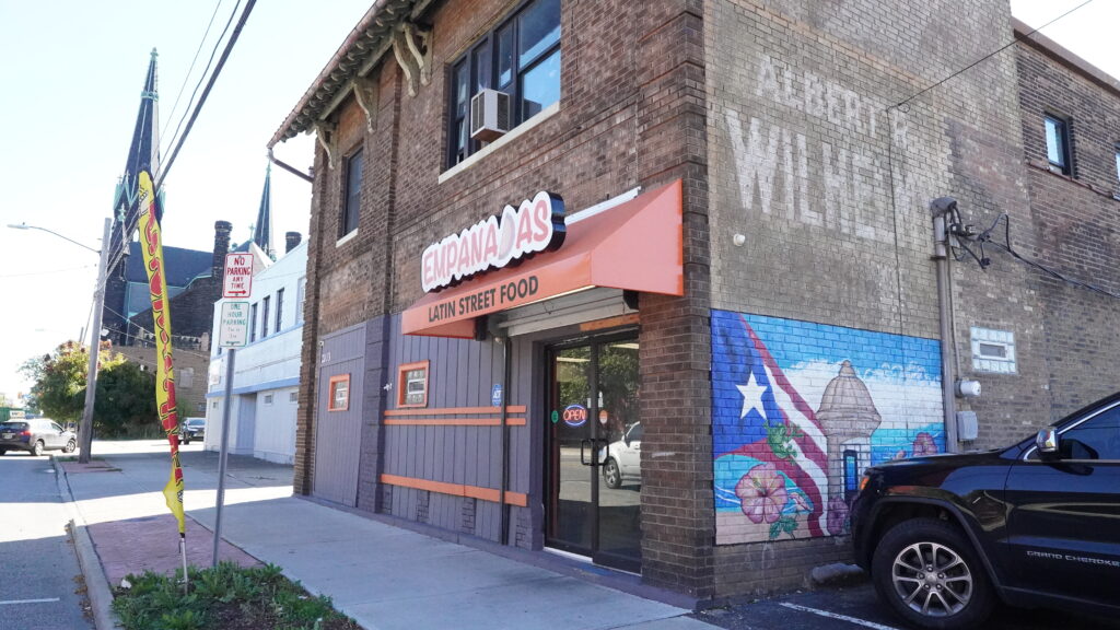 Empanadas Latin Street Food: sabor boricua y espíritu de comunidad en Clark Avenue — Cleveland news